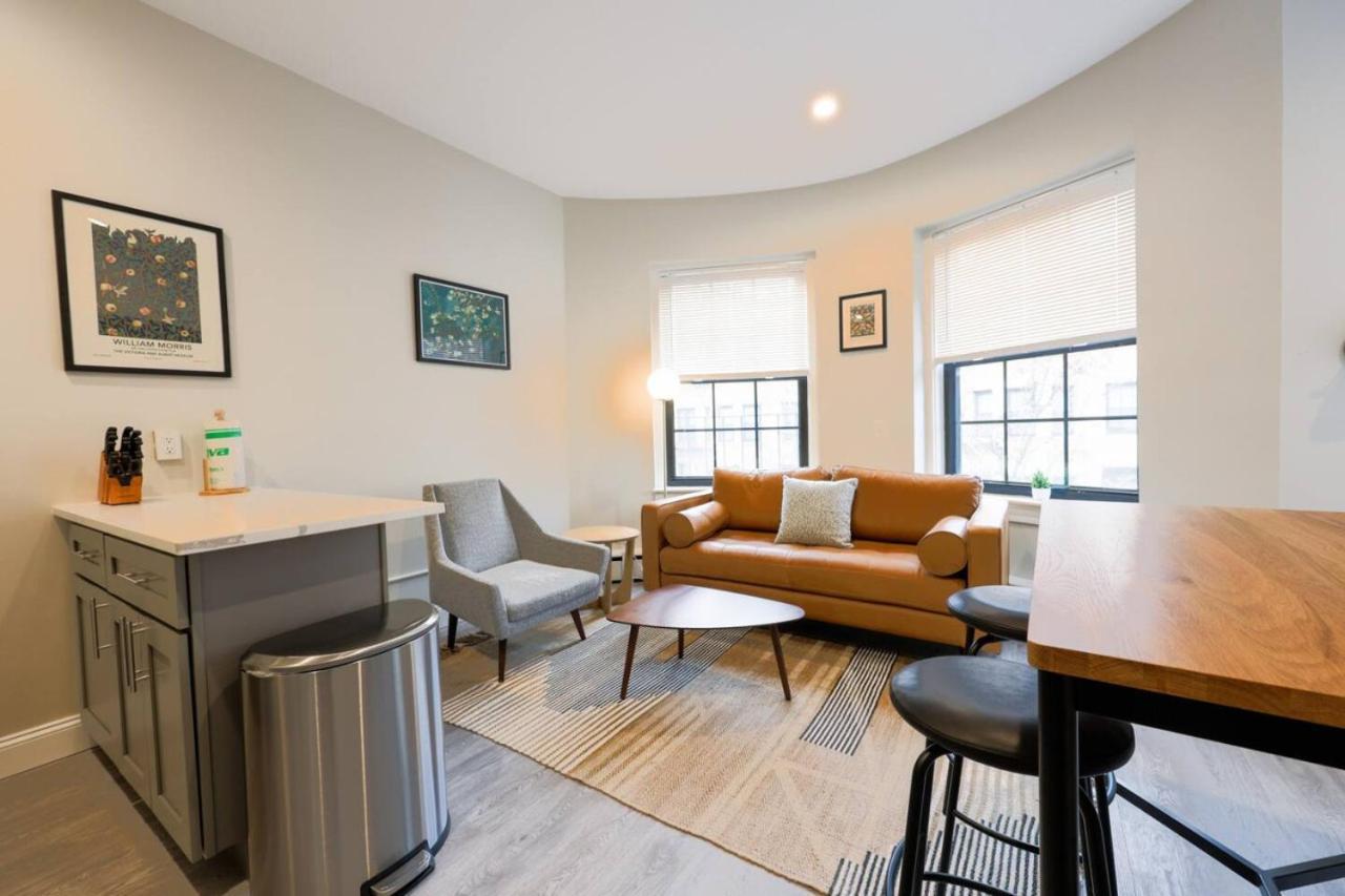 Spacious And Bright Apartment Boston